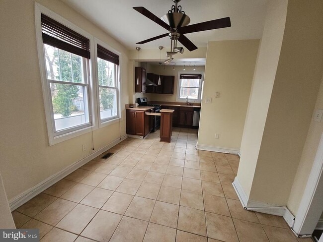 Building Photo - 2804 Christopher Ave