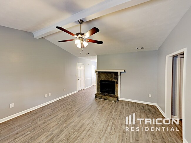 Building Photo - 110 W Forest Dr