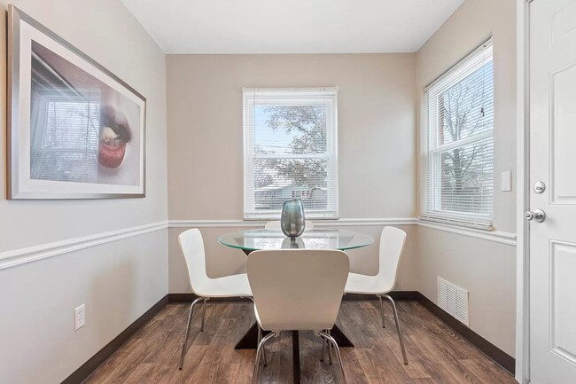 Foto del edificio - Coves at Columbus on Arborwood Drive