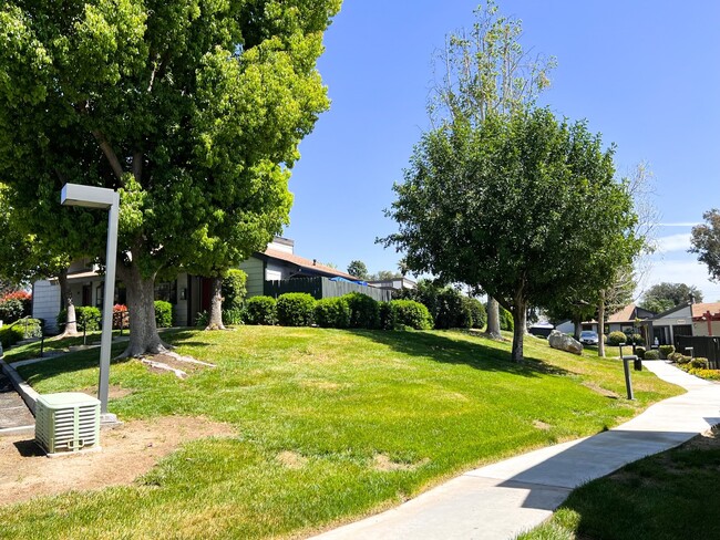 Building Photo - Dove Ridge Apartments