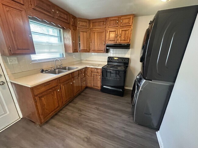 Foto del edificio - 2709 Highland Dr