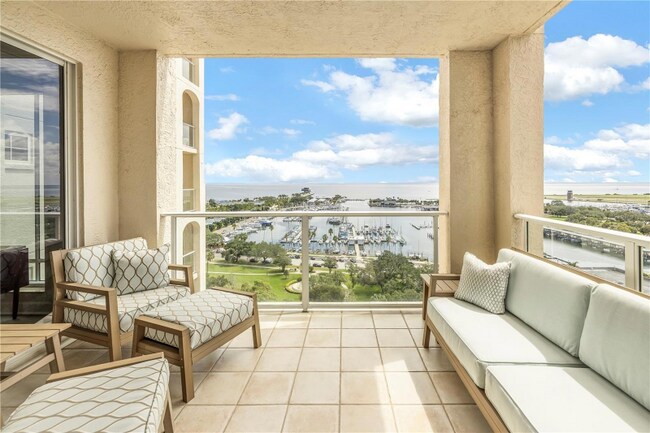 Foto del edificio - 100 Beach Dr NE