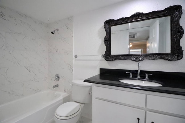 Foto del edificio - 5929 Queensloch Dr