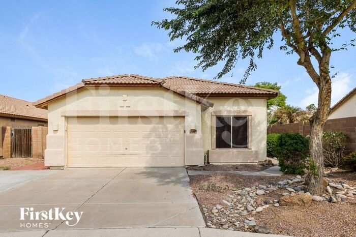 Foto principal - 12408 W Woodland Ave