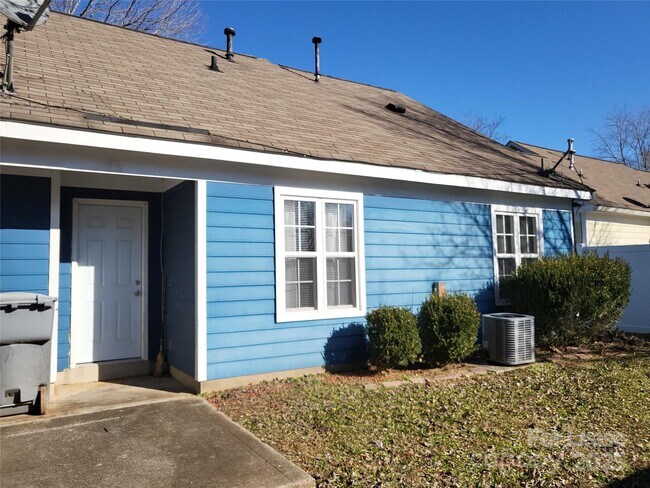 Foto del edificio - 5720 Ebley Ln