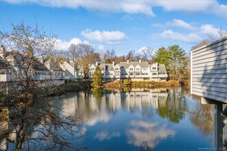 Building Photo - 66 Wilton Crest Rd