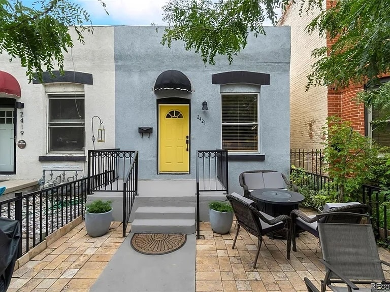 triplex end unit - 2421 Tremont Pl (Denver, CO)