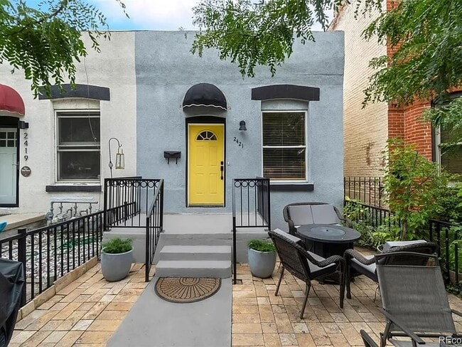 triplex end unit - 2421 Tremont Pl Townhome