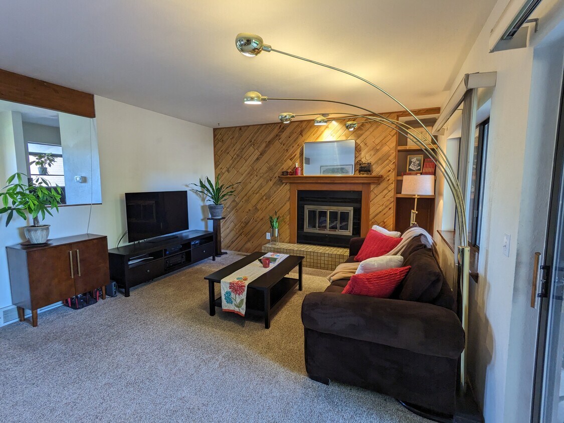 525 Manhattan Dr Unit 102, Boulder, CO 80303 Condo for Rent in