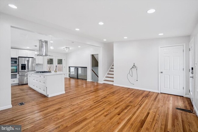 Foto del edificio - 3308 Estelle Terrace