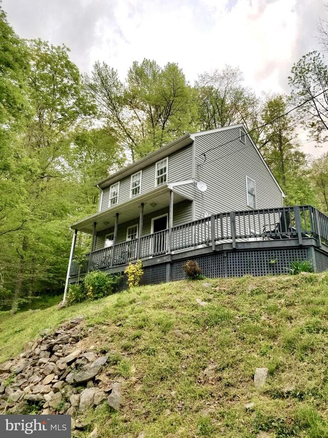Foto del edificio - 740 Harris Hollow Rd