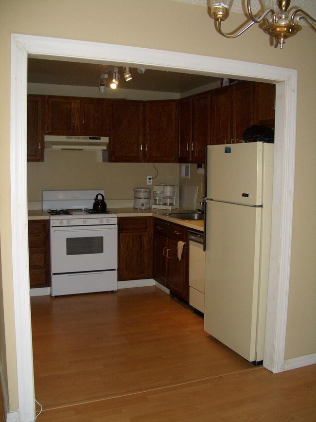 6137 Leesburg Pike Unit 107, Falls Church, VA 22041 Condo for Rent in