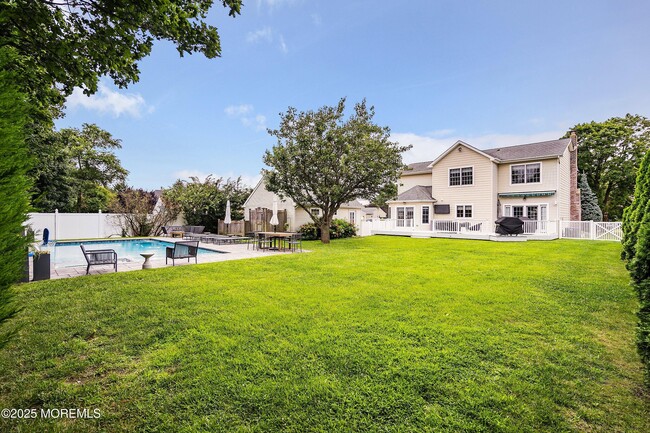 Foto del edificio - 2163 Village Rd