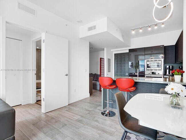 Building Photo - 1080 Brickell Ave
