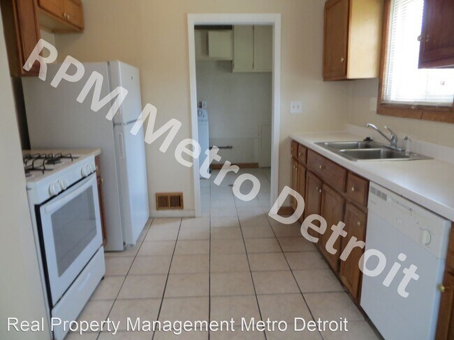 Foto del edificio - 3 br, 1 bath House - 14332 Burr St