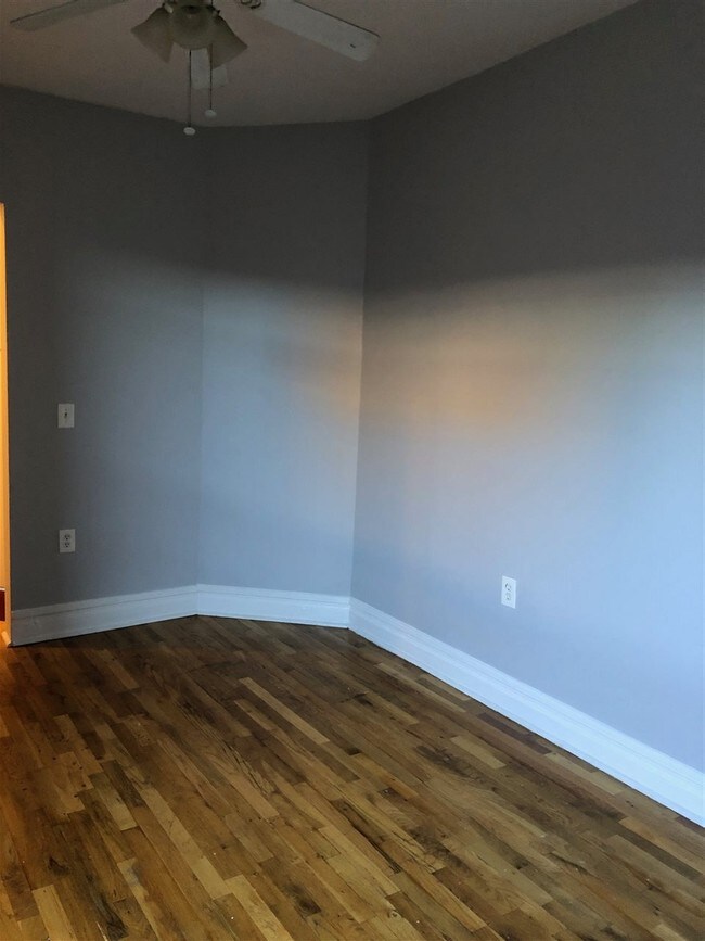 Foto del edificio - 6001 Harrison Pl