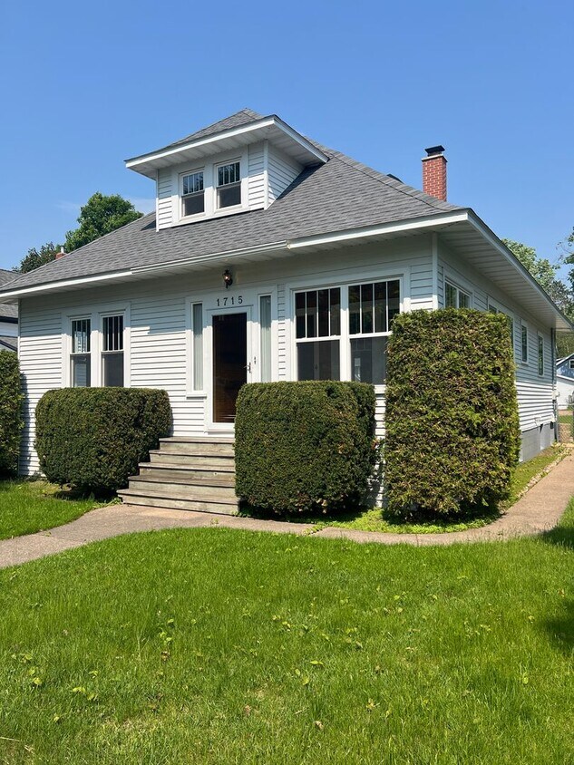 Primary Photo - 1715 Fairmount St