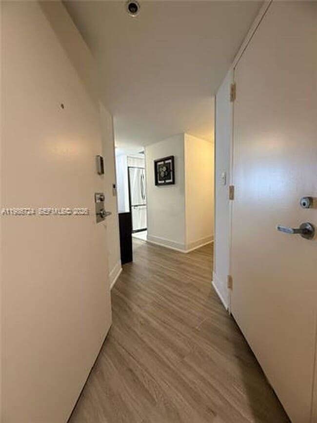 Building Photo - 1717 N Bayshore Dr