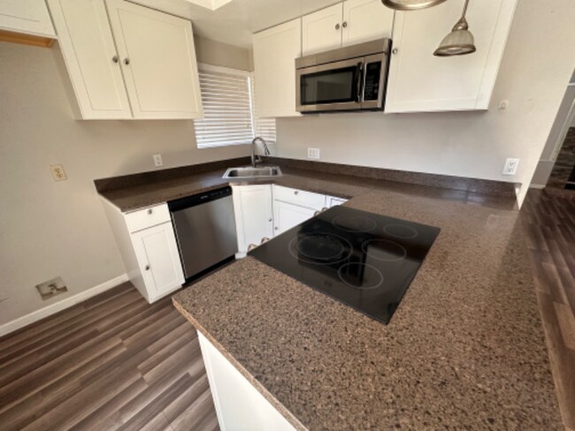 Building Photo - 283 Riverview Way
