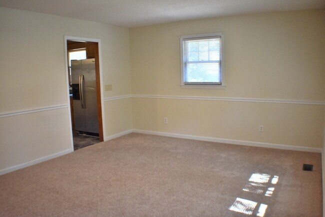 Building Photo - 111 Sandwood Drive
