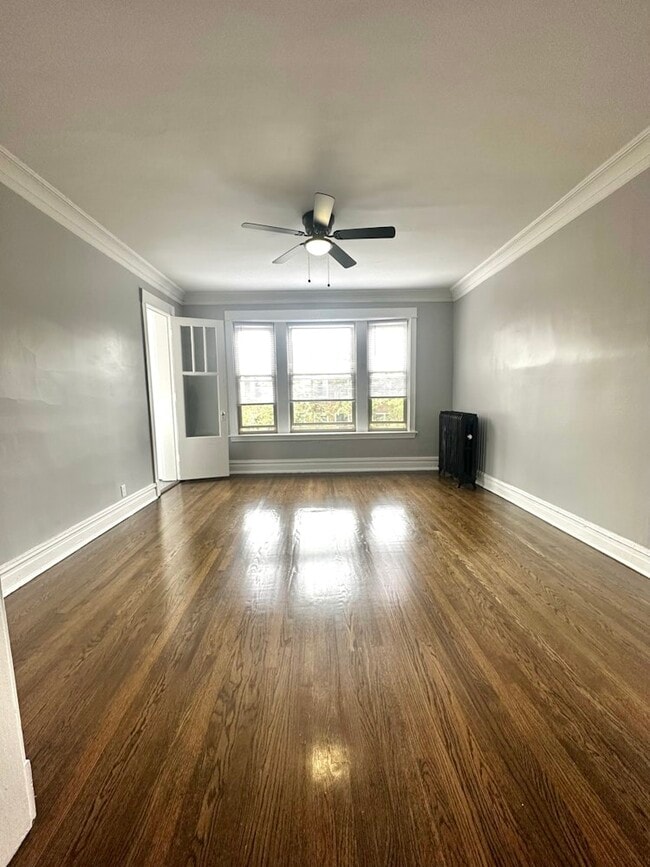 Building Photo - 1253 W Rosemont Ave