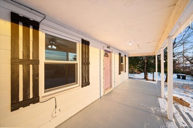 Foto del edificio - Charming Updated Home in the Heart of Jeffersontown