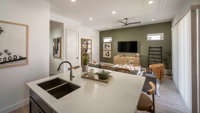 Building Photo - Tavalo Queen Creek