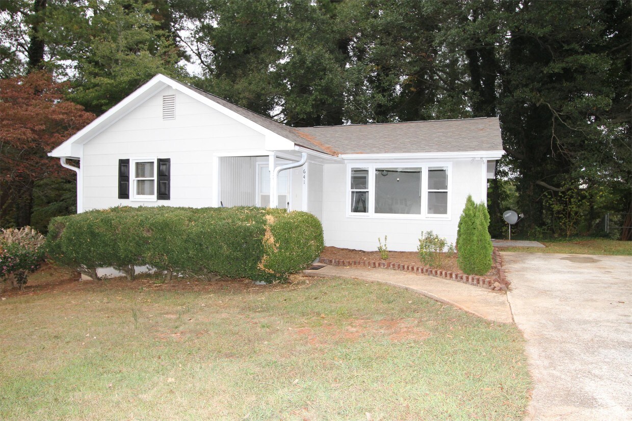 641 Overhill Dr, Spartanburg, SC 29303 House for Rent in Spartanburg