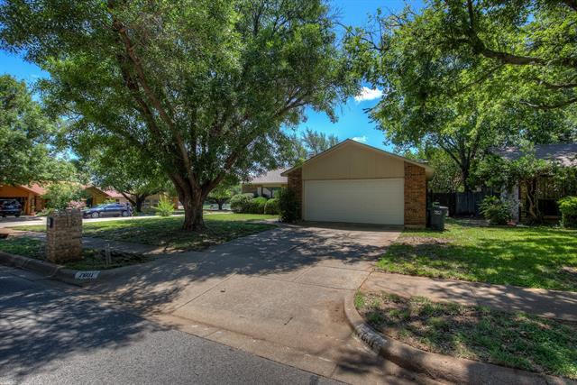 Foto del edificio - 7801 Summerglen Rd
