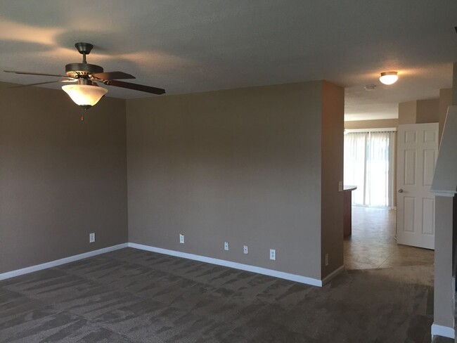 Building Photo - 4 bedroom Exit 1