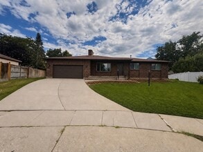 Building Photo - 8913 S Renegade Rd