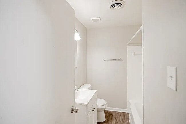 Building Photo - 806 Wright Dr