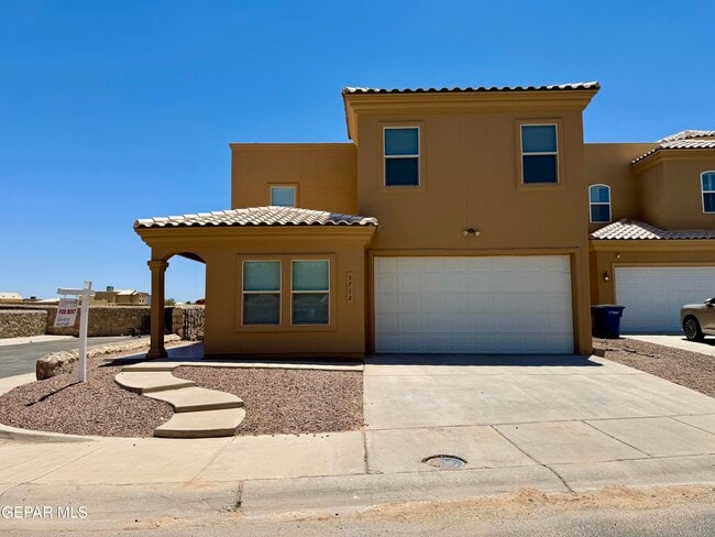 Building Photo - 3712 Coco Palm Dr