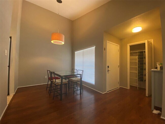 Building Photo - 1881 Bering Dr