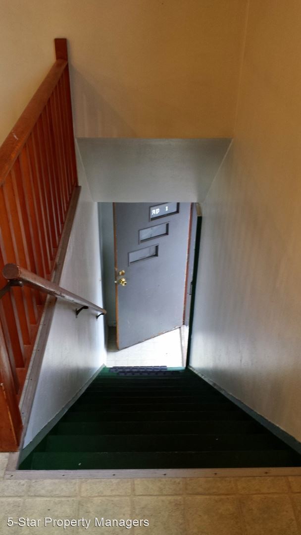 Foto del edificio - 430 Westwood Rd