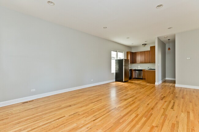 Foto del edificio - 2109-1 W Warner Ave