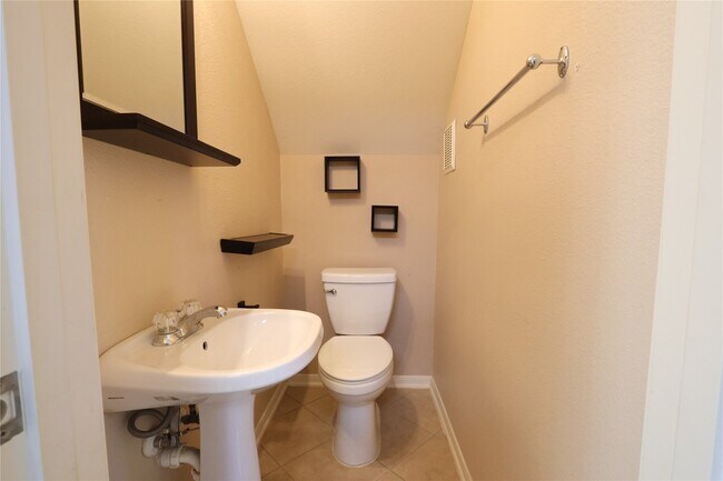 Foto del edificio - 2219 Naomi St