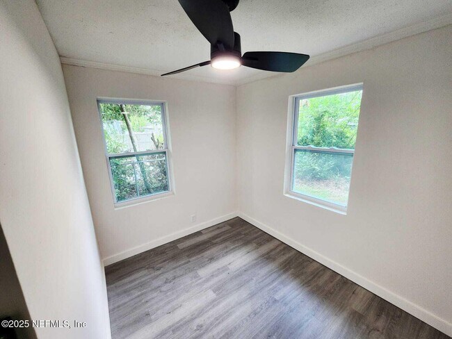 Foto del edificio - 2750 Glen Mawr Rd