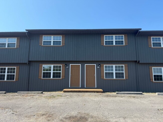 Building Photo - 2 Bedroom 1.5 Bath Apartment located in Jo...