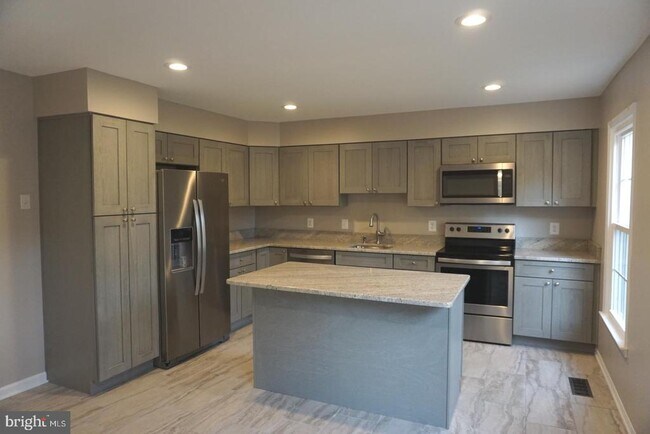 Foto del edificio - 7423 Chummley Ct