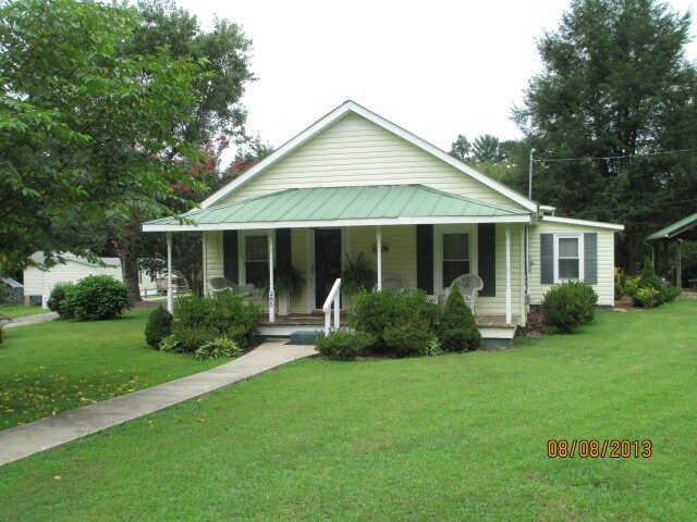 Primary Photo - 285 Sassy Tree Ln