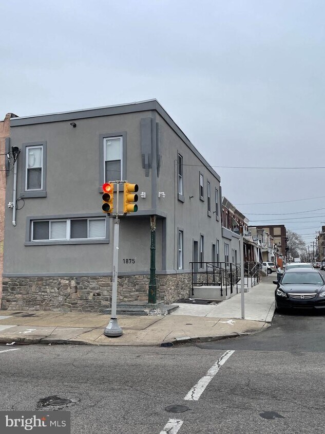 Foto principal - 1875 E Westmoreland St