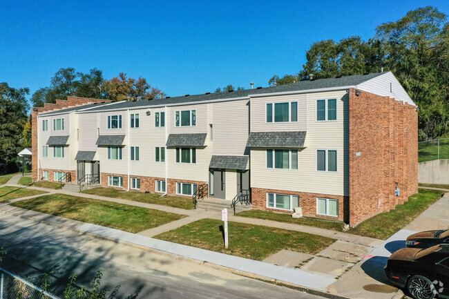 Building Photo - Benson Commons