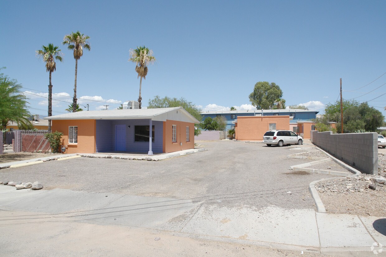 Primary Photo - 940-944 N Palo Verde Blvd