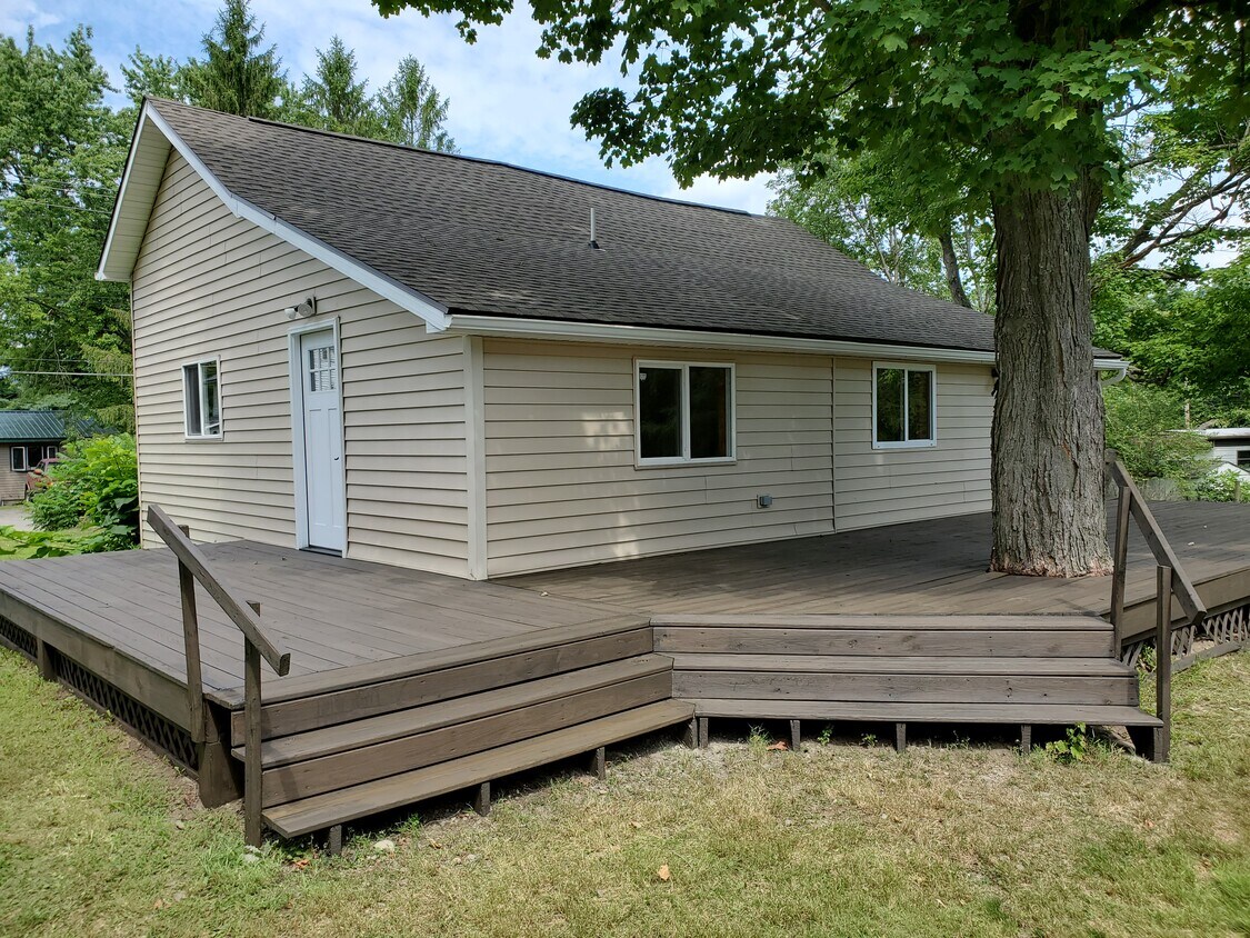 15 Humiston St, Candor, NY 13743