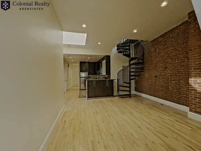 Foto del edificio - 1203 Beacon St
