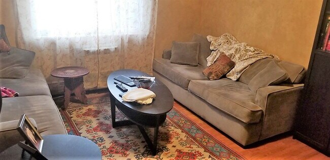 Foto del edificio - 412 Commercial Ave