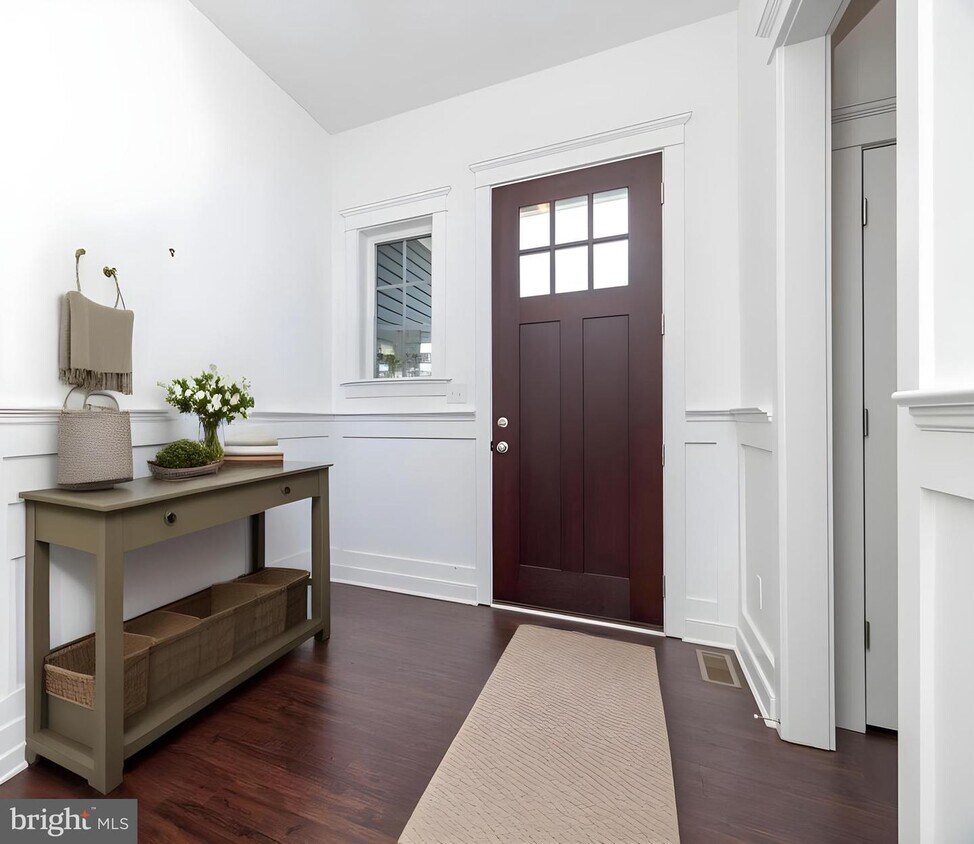 Primary Photo - 22395 Arbor Cir