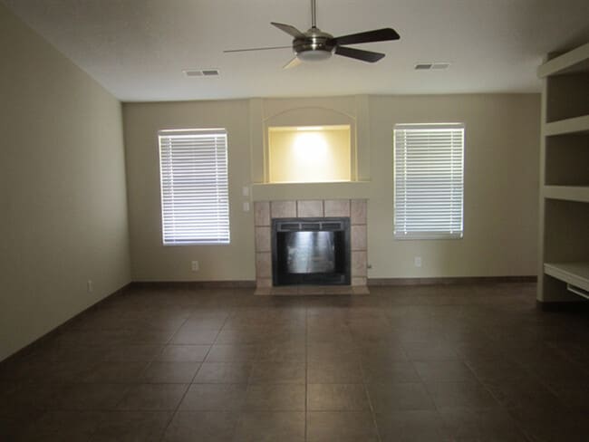 Building Photo - 4910 Dolores Hidalgo Dr SE