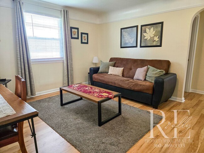 Foto del edificio - Furnished Cozy 1-Bd Near PSNS
